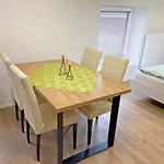 Ferien-wohnung Fuer 1-4 Pers In Seenaehe *