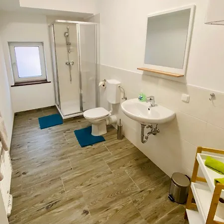 Apartment Ferien-wohnung Fuer 1-4 Pers In Seenaehe *