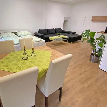 Ferien-wohnung Fuer 1-4 Pers In Seenaehe