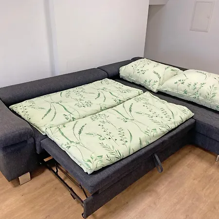 Ferien-wohnung Fuer 1-4 Pers In Seenaehe *