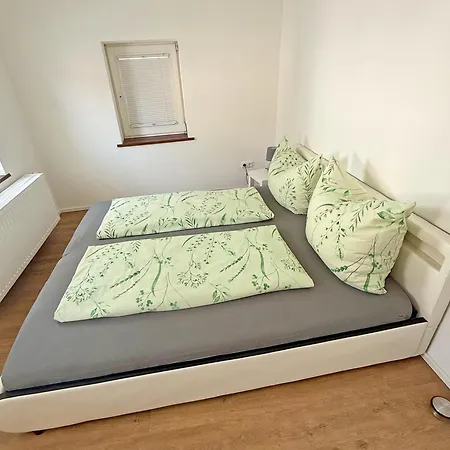 Ferien-wohnung Fuer 1-4 Pers In Seenaehe Apartamento