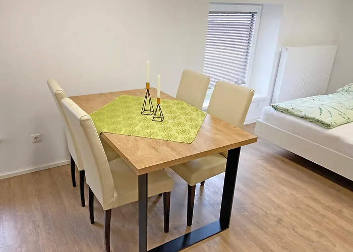 Ferien-wohnung Fuer 1-4 Pers In Seenaehe *