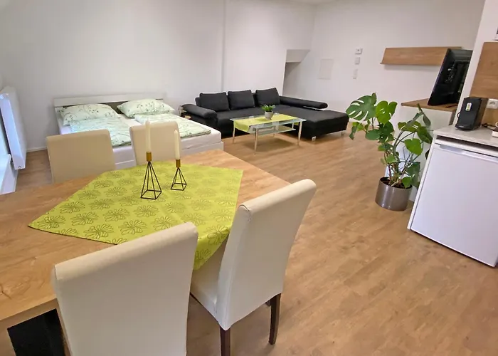 Ferien-wohnung Fuer 1-4 Pers In Seenaehe