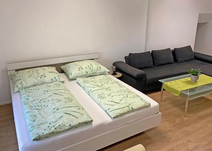 Ferien-wohnung Fuer 1-4 Pers In Seenaehe *