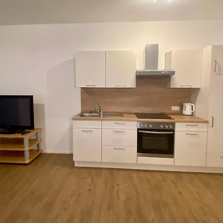 Ferien-wohnung Für 1-4 Pers In Seenähe *