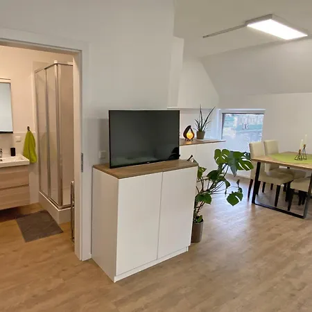 アパート Ferienwohnung In Seenaehe, Bis Zu 4 Personen Timelkam